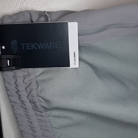Nwt The North Face womens tekware shorts - Picture 2 of 5